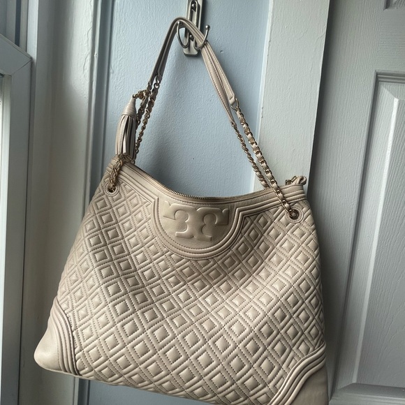 Tory Burch Elegant Cream Quilted Shoulder Bag - Picture 1 of 7